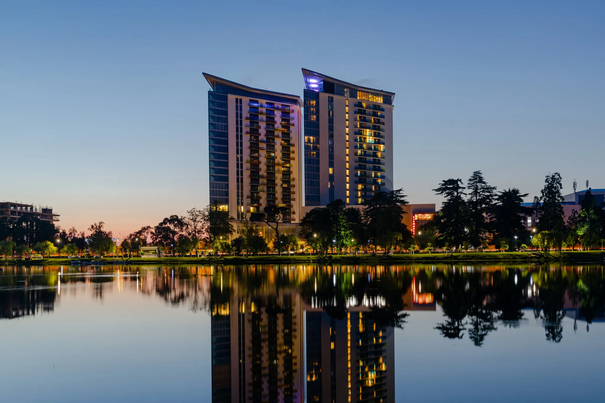 Bellevue Residence ბათუმი — სასტუმრო მართვის სისტემა